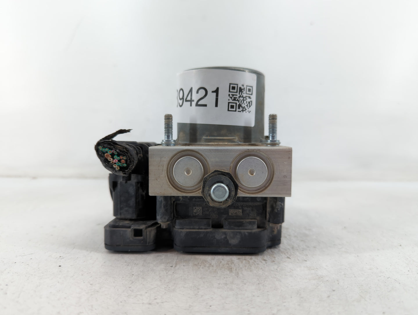 2017 Dodge Caravan ABS Pump Control Module Replacement P/N:P68183803AC Fits Fits 2015 2016 2018 2019 2020 OEM Used Auto Part