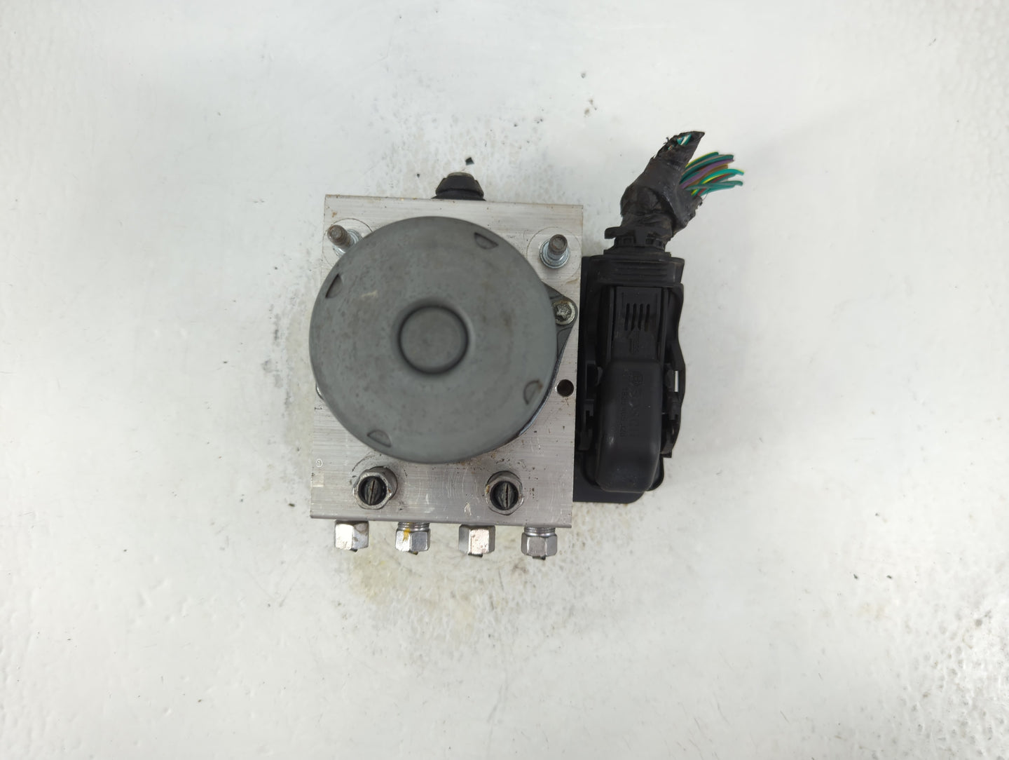 2017 Dodge Caravan ABS Pump Control Module Replacement P/N:P68183803AC Fits Fits 2015 2016 2018 2019 2020 OEM Used Auto Part