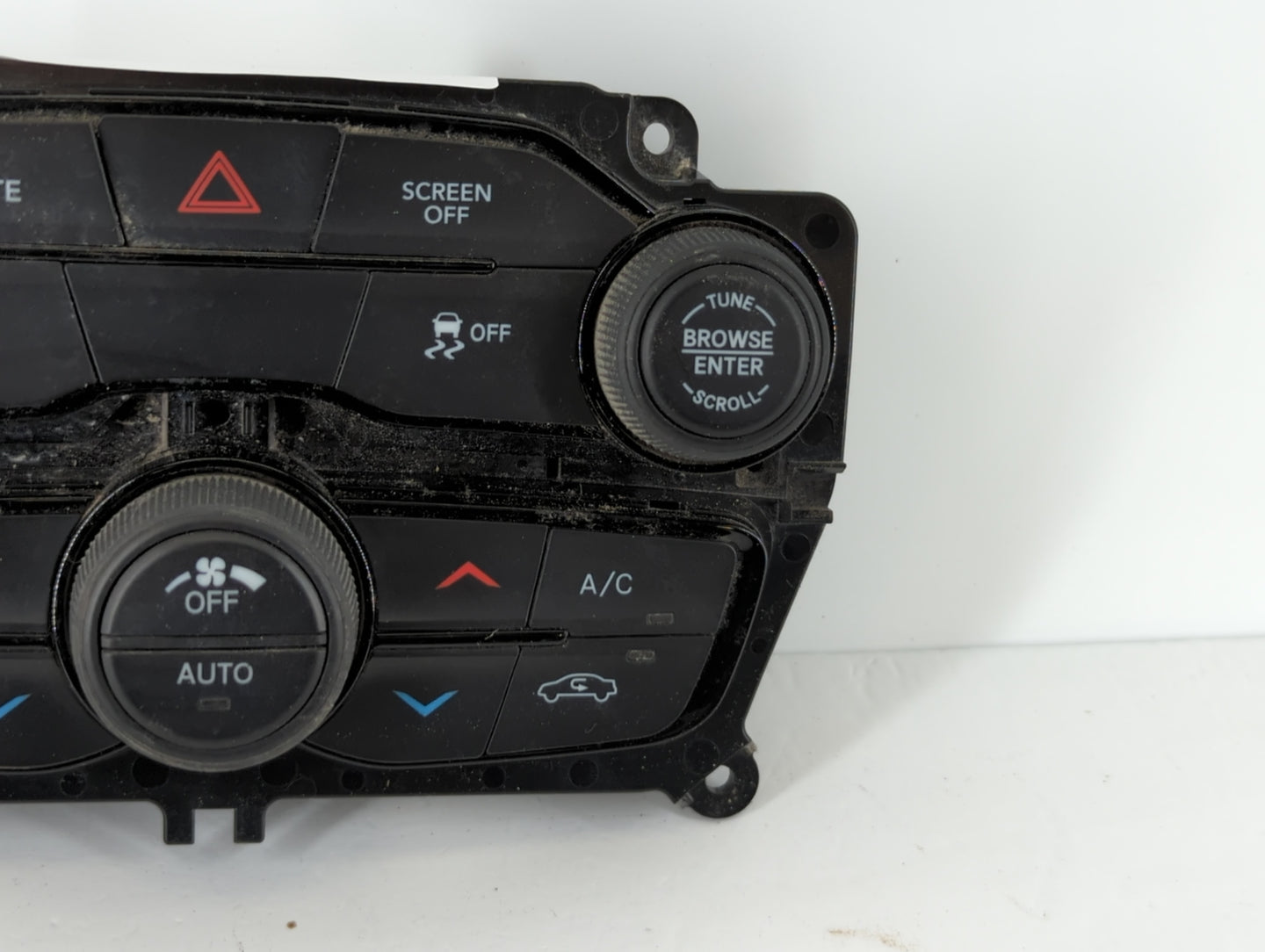 2017 Dodge Challenger Climate Control Module Temperature AC/Heater Replacement P/N:2597630 Fits OEM Used Auto Parts - Oemuse