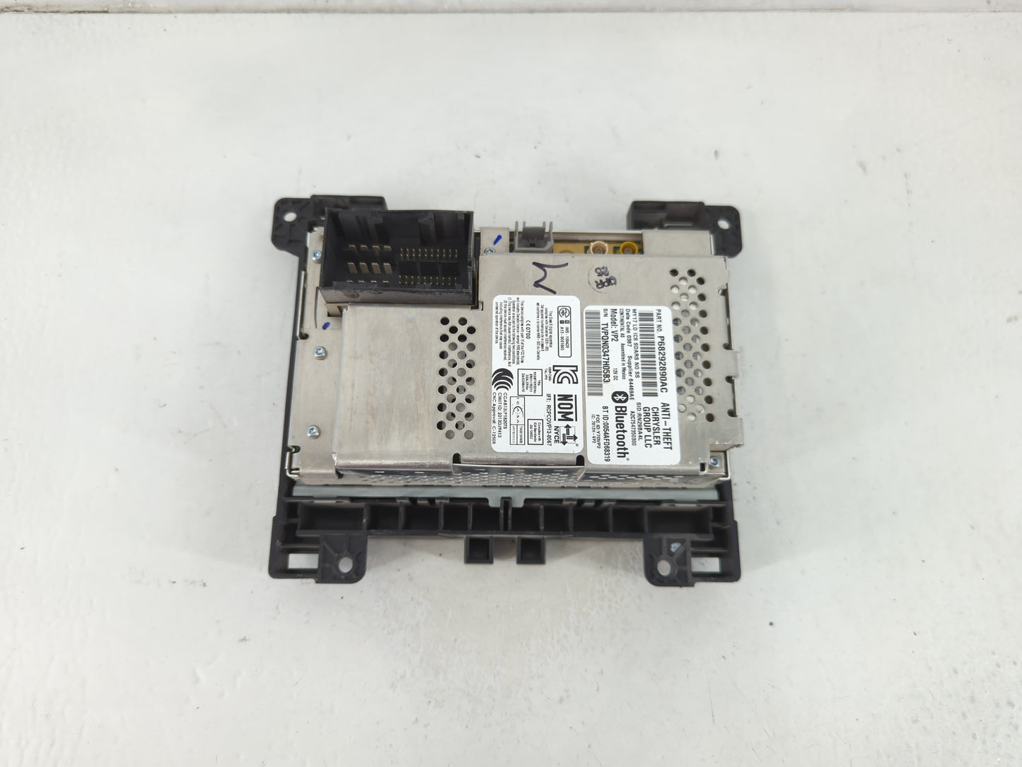 2017 Dodge Challenger Radio AM FM Cd Player Receiver Replacement P/N:P68292890AC Fits OEM Used Auto Parts - Oemusedautoparts