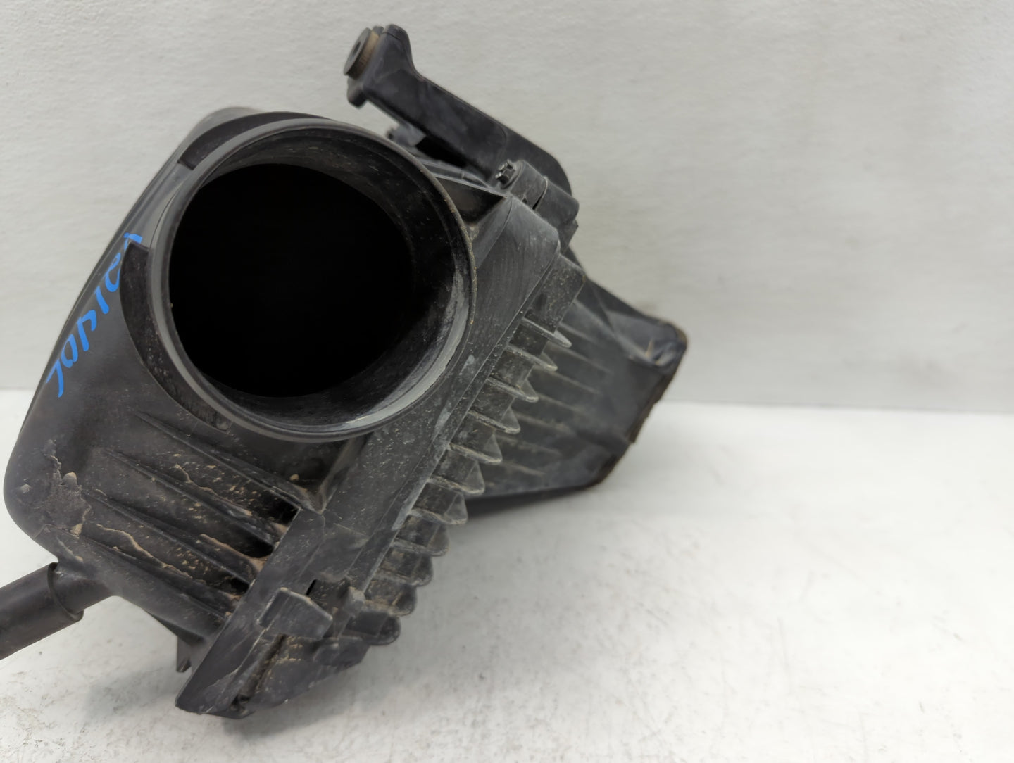 2011-2019 Dodge Challenger Air Cleaner Intake-duct Hose Tube - Oemusedautoparts1.com