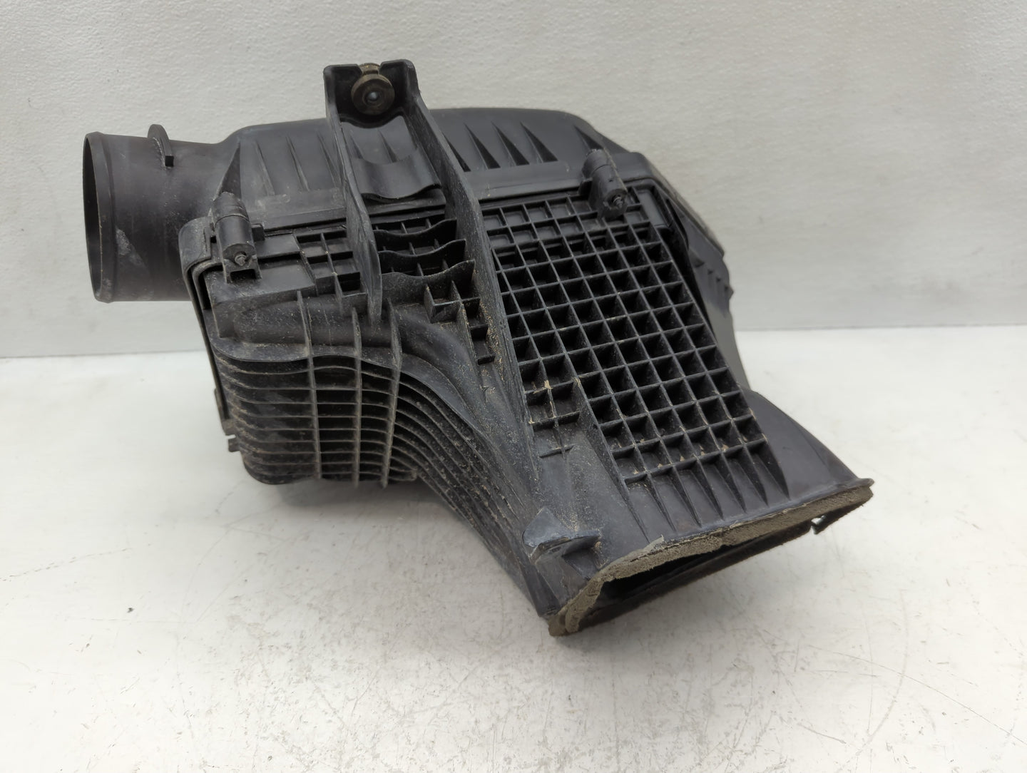 2011-2019 Dodge Challenger Air Cleaner Intake-duct Hose Tube - Oemusedautoparts1.com
