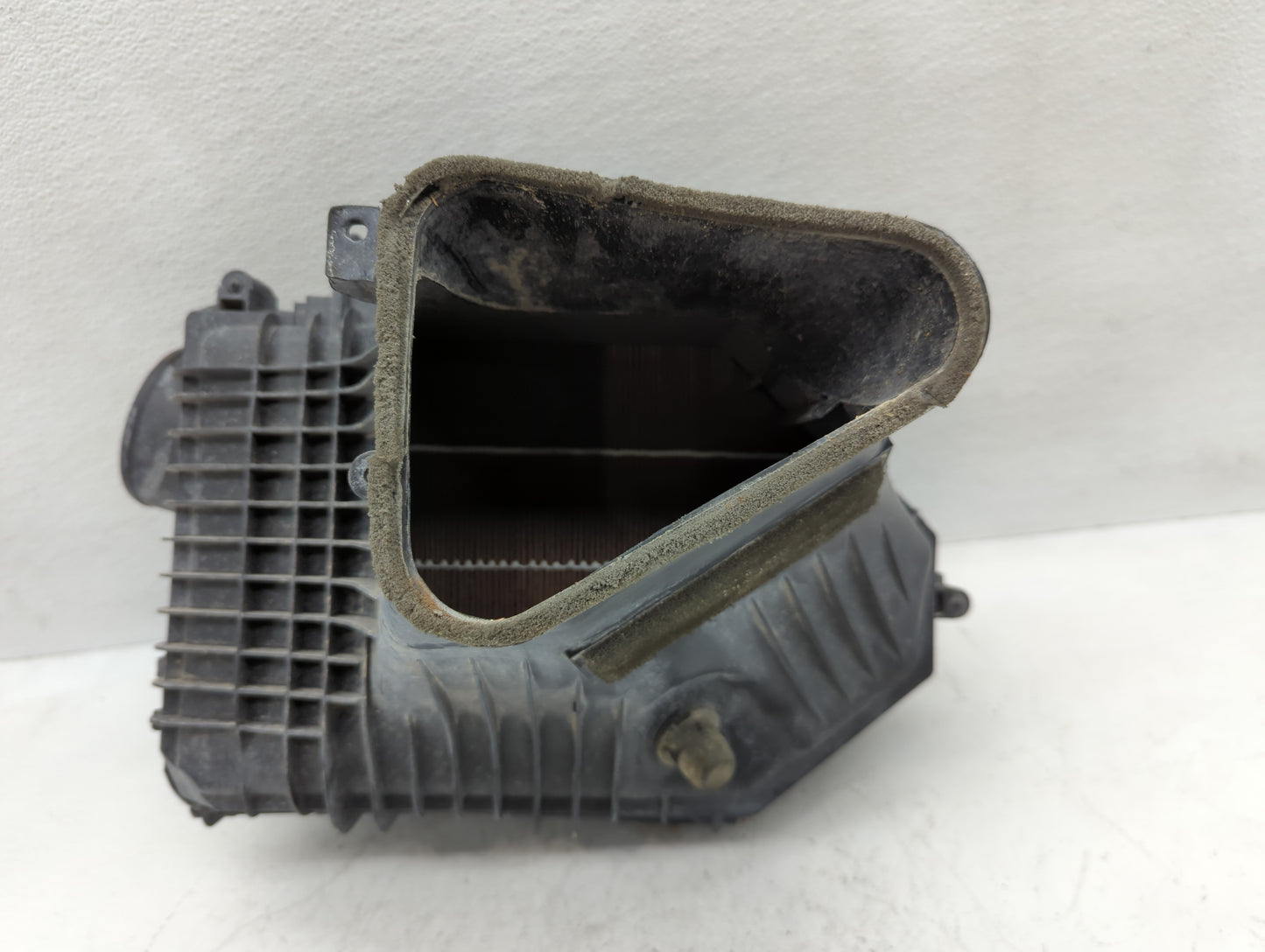 2011-2019 Dodge Challenger Air Cleaner Intake-duct Hose Tube - Oemusedautoparts1.com