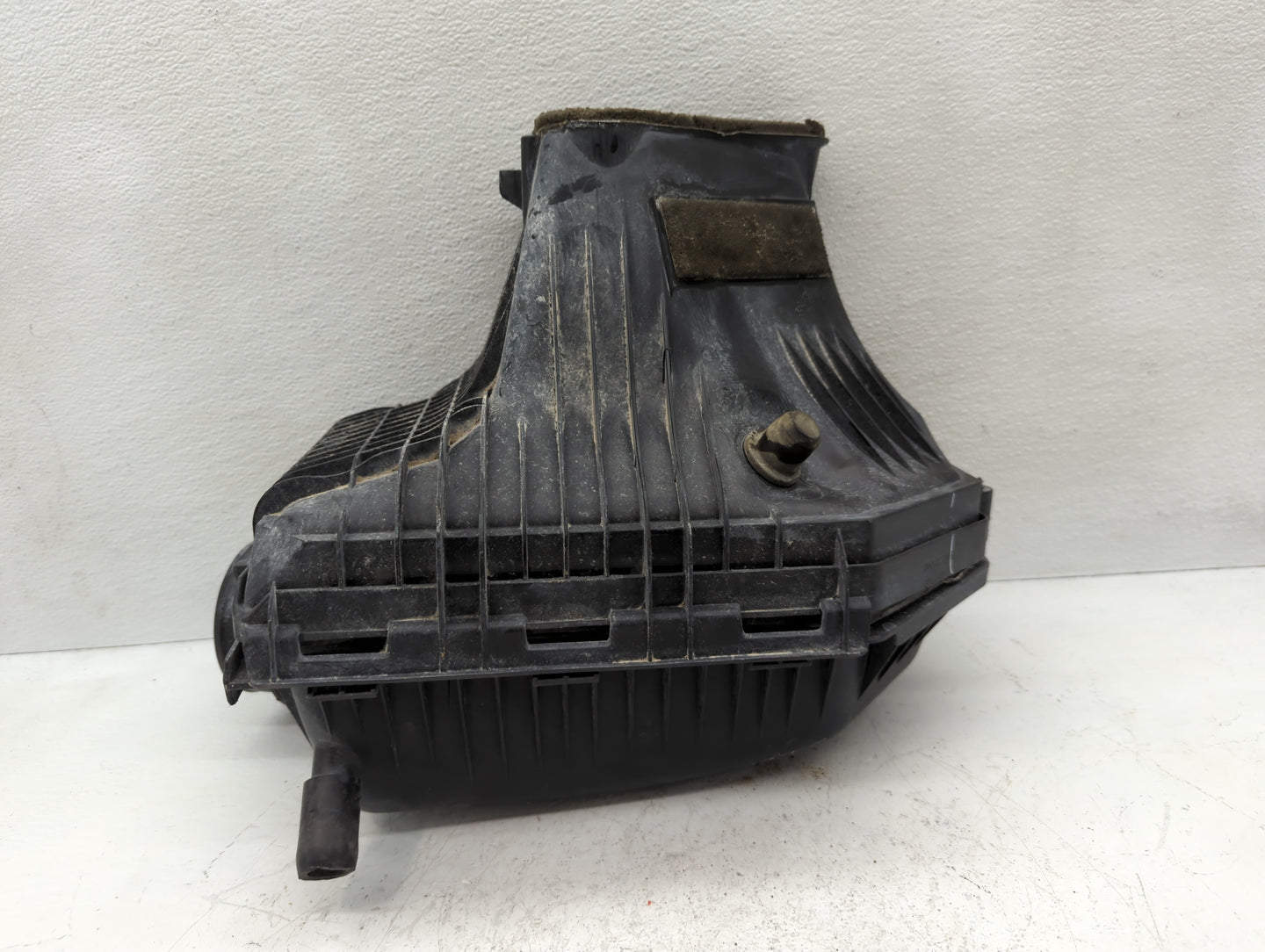 2011-2019 Dodge Challenger Air Cleaner Intake-duct Hose Tube - Oemusedautoparts1.com
