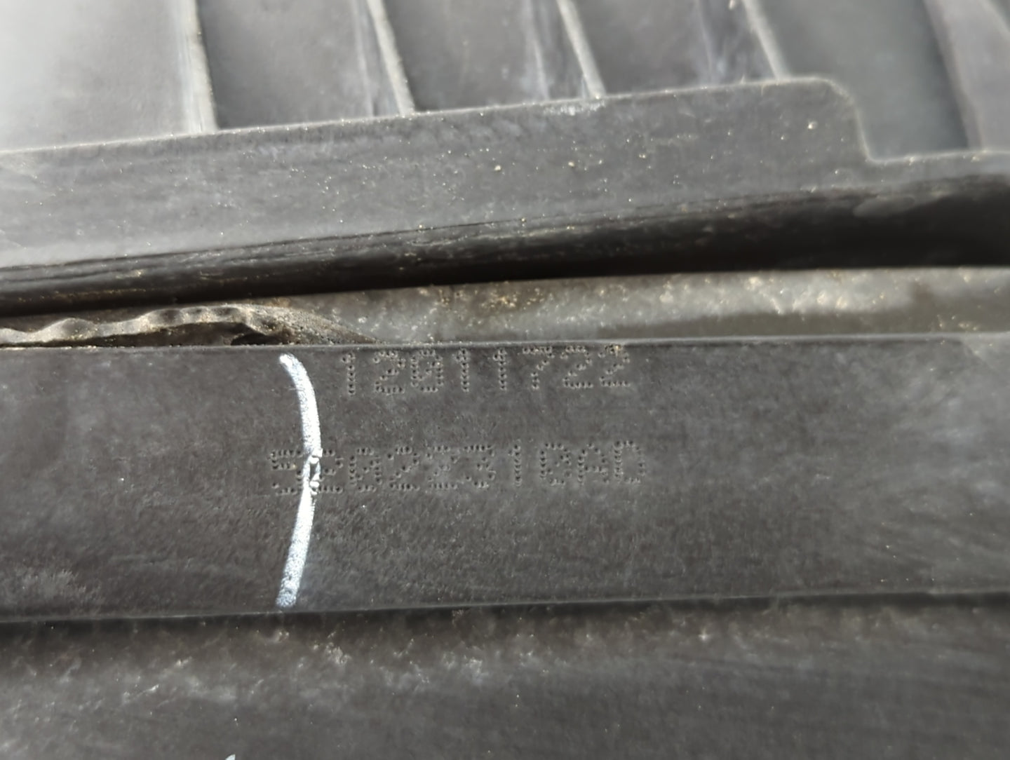 2011-2019 Dodge Challenger Air Cleaner Intake-duct Hose Tube - Oemusedautoparts1.com