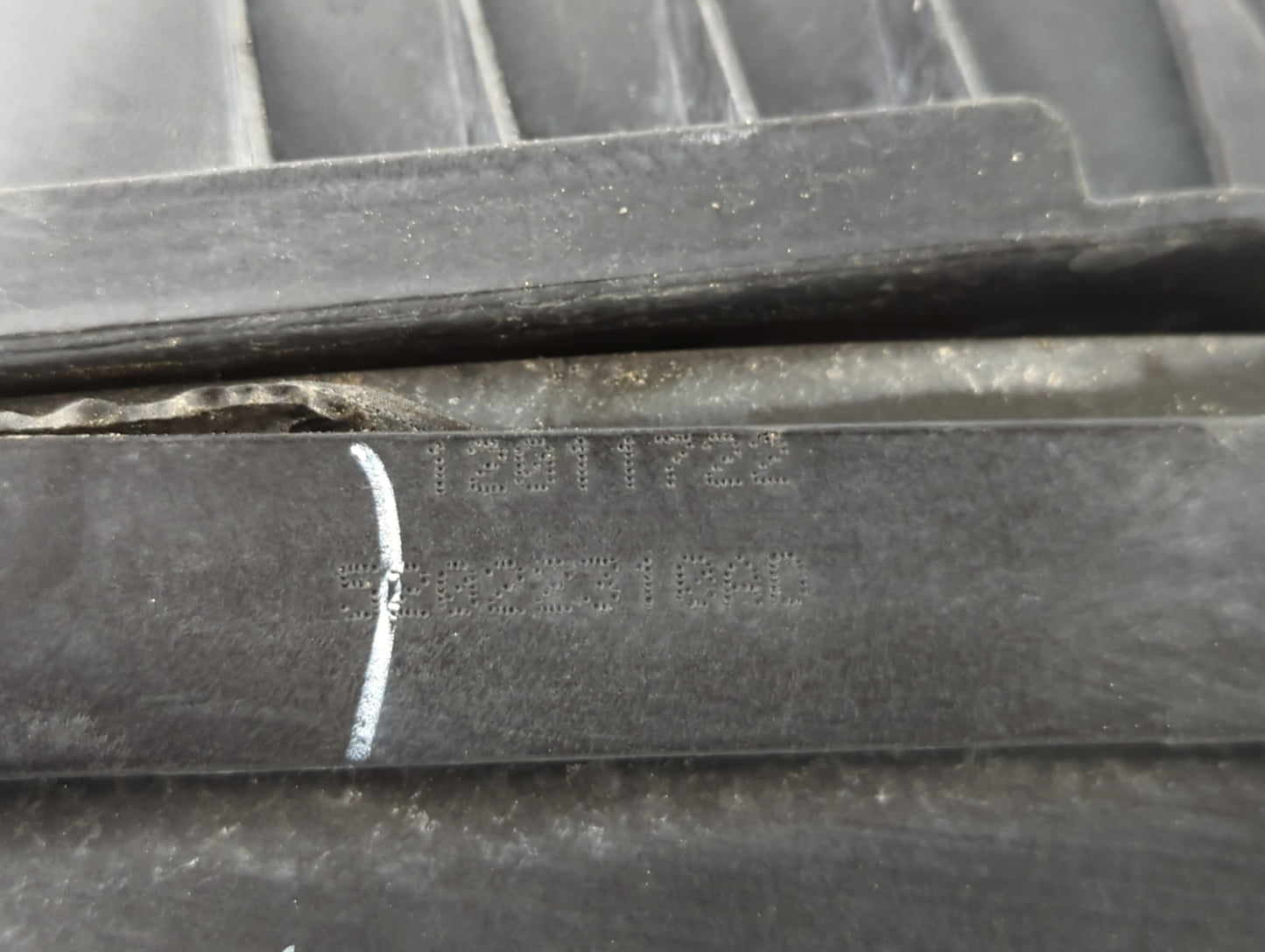 2011-2019 Dodge Challenger Air Cleaner Intake-duct Hose Tube - Oemusedautoparts1.com