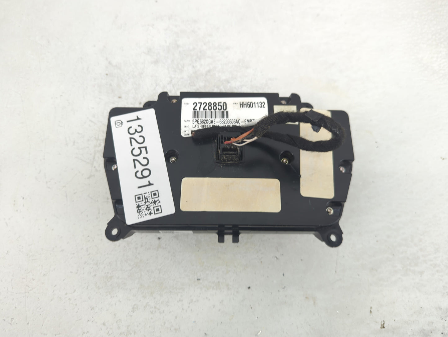 2017-2018 Dodge Challenger Climate Control Module Temperature AC/Heater Replacement P/N:5PG682XGAE Fits Fits 2017 2018 OEM U