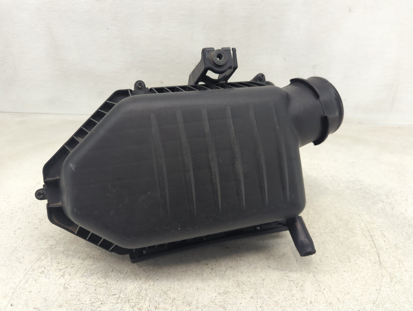 2011-2019 Dodge Challenger Air Cleaner Intake-duct Hose Tube - Oemusedautoparts1.com