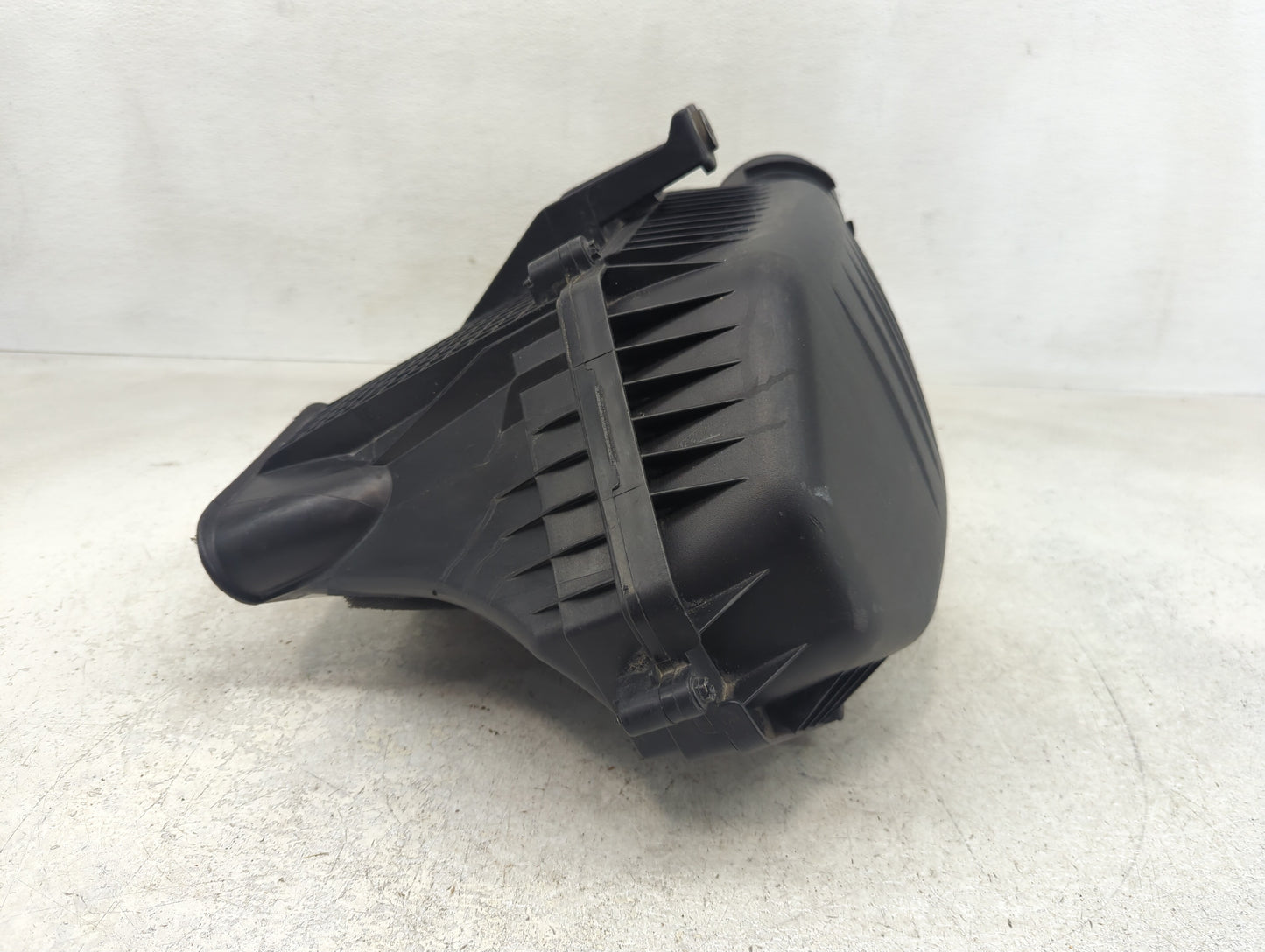 2011-2019 Dodge Challenger Air Cleaner Intake-duct Hose Tube - Oemusedautoparts1.com