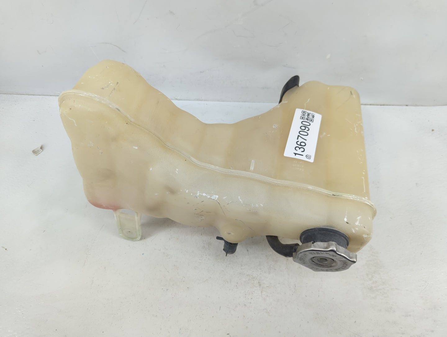 2014-2022 Dodge Challenger Windshield Washer Fluid Reservoir Bottle Oem - Oemusedautoparts1.com