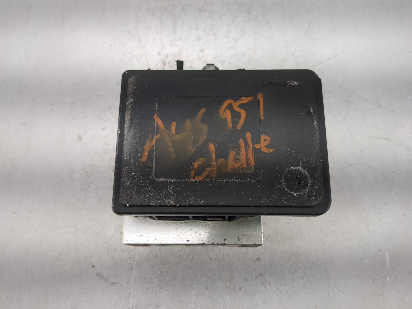 2017 Dodge Challenger ABS Pump Control Module Replacement P/N:P68316593AD 25.0220-0732.4 Fits OEM Used Auto Parts - Oemuseda