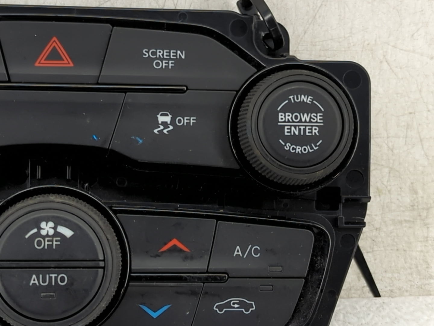 2017 Dodge Challenger Climate Control Module Temperature AC/Heater Replacement P/N:2220250 Fits OEM Used Auto Parts - Oemuse
