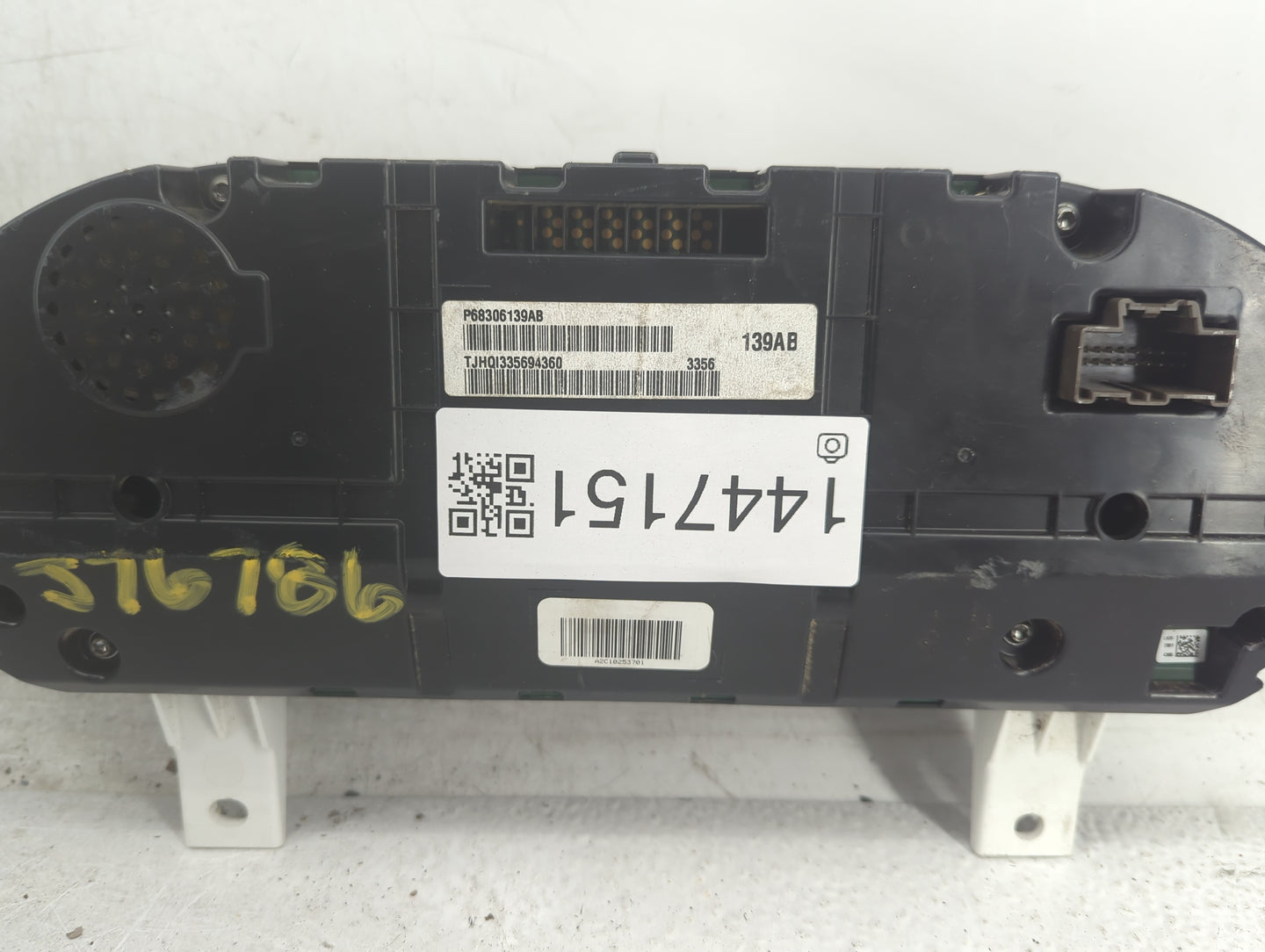 2017 Dodge Challenger Instrument Cluster Speedometer Gauges P/N:P68306139AB TJHQI335694360 Fits OEM Used Auto Parts - Oemuse