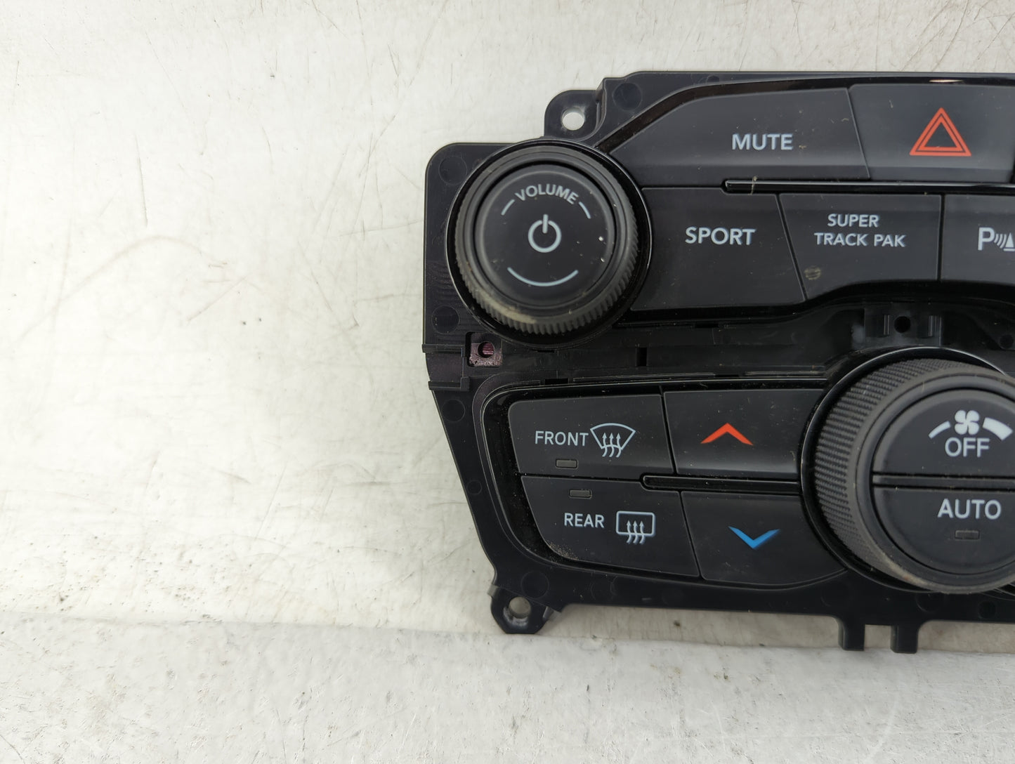 2017 Dodge Challenger Climate Control Module Temperature AC/Heater Replacement P/N:5PG702XCAD P68293600AB, 68293600AB Fits O