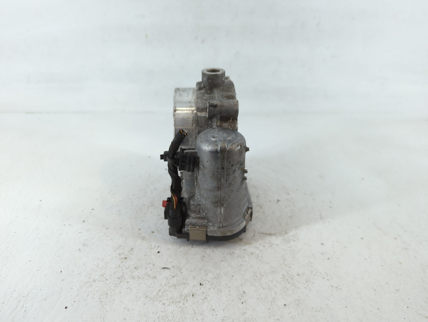 2011-2022 Dodge Challenger Throttle Body P/N:0 280 750 570 05184349AC Fits OEM Used Auto Parts - Oemusedautoparts1.com