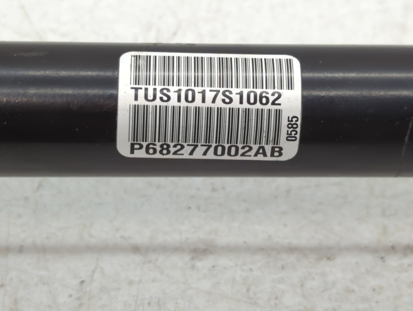 2015-2020 Dodge Challenger Axle Shaft Front Passenger Cv C/v - Oemusedautoparts1.com