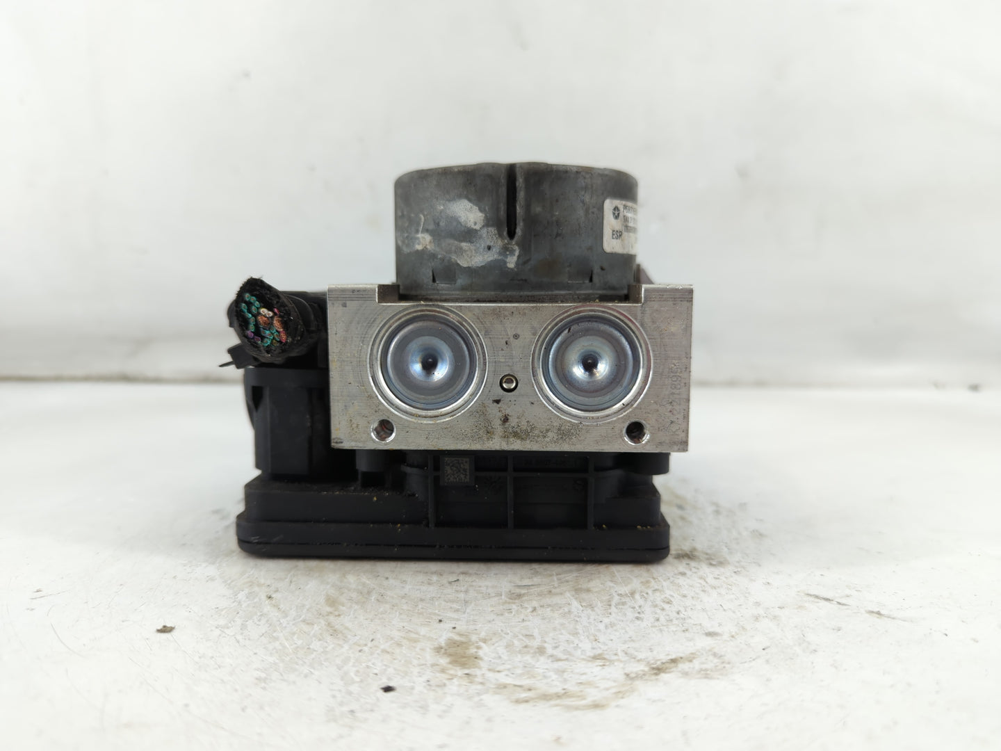 2017 Dodge Challenger ABS Pump Control Module Replacement P/N:0621-5363 0915-5852, 5164-3301 Fits OEM Used Auto Parts - Oemu