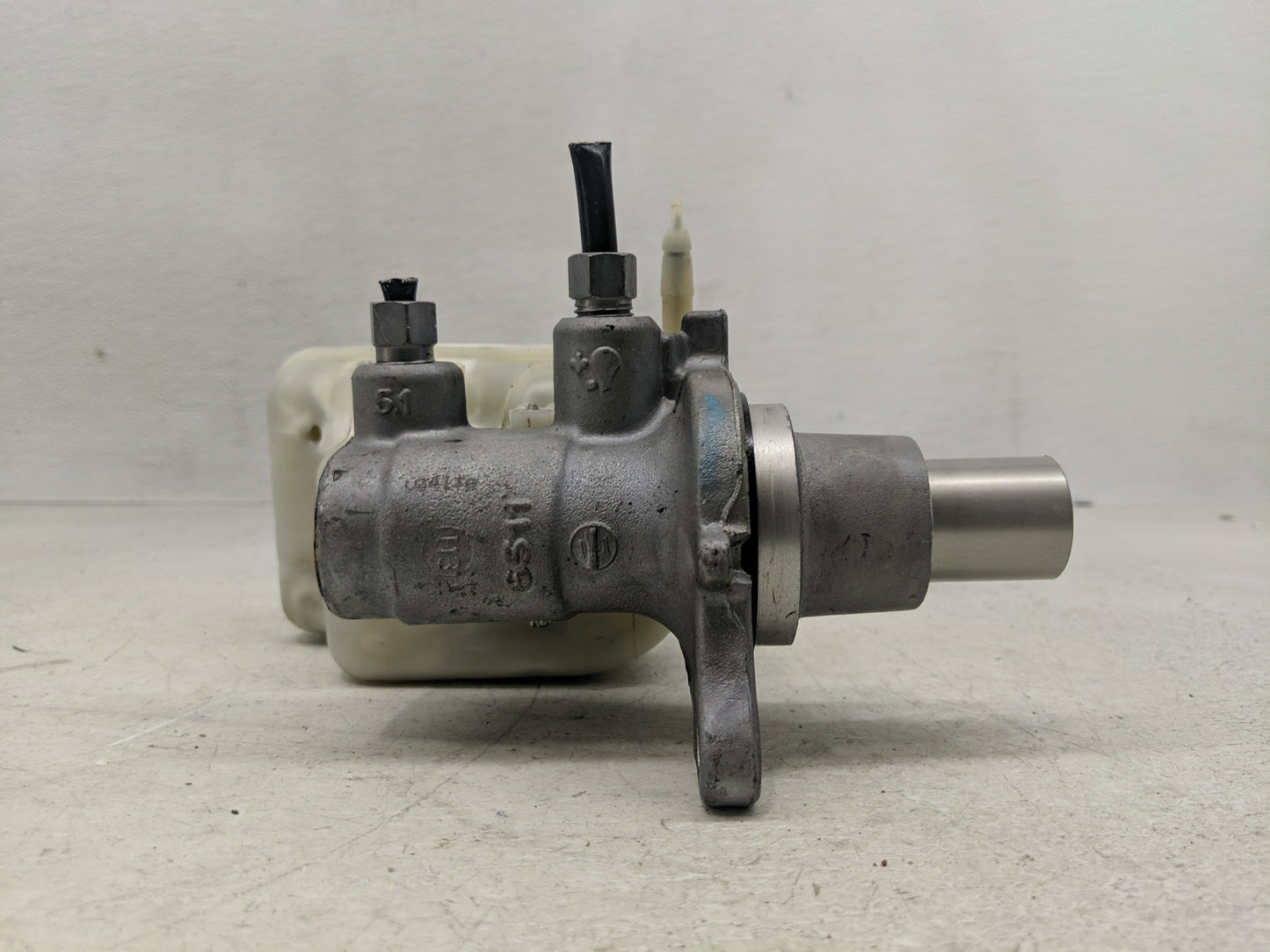 2009-2022 Dodge Charger Brake Master Cylinder - Oemusedautoparts1.com