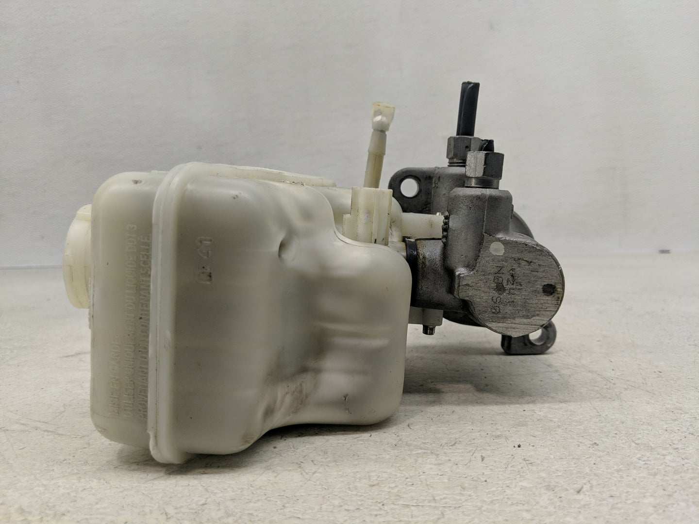 2009-2022 Dodge Charger Brake Master Cylinder - Oemusedautoparts1.com