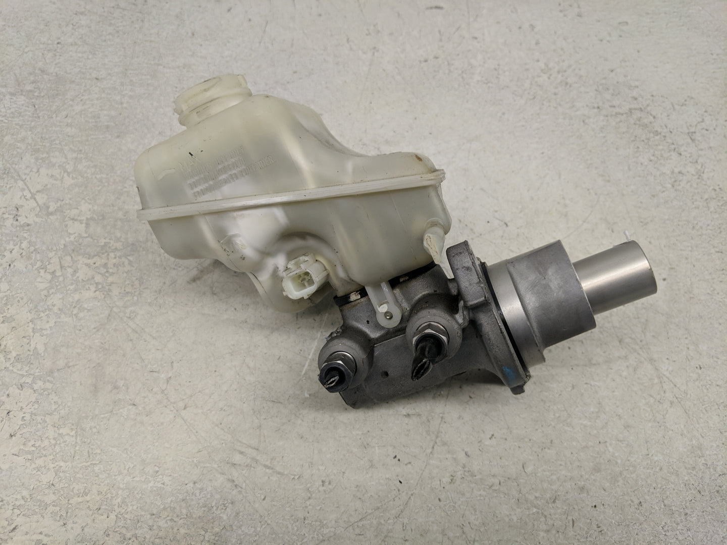 2009-2022 Dodge Charger Brake Master Cylinder - Oemusedautoparts1.com