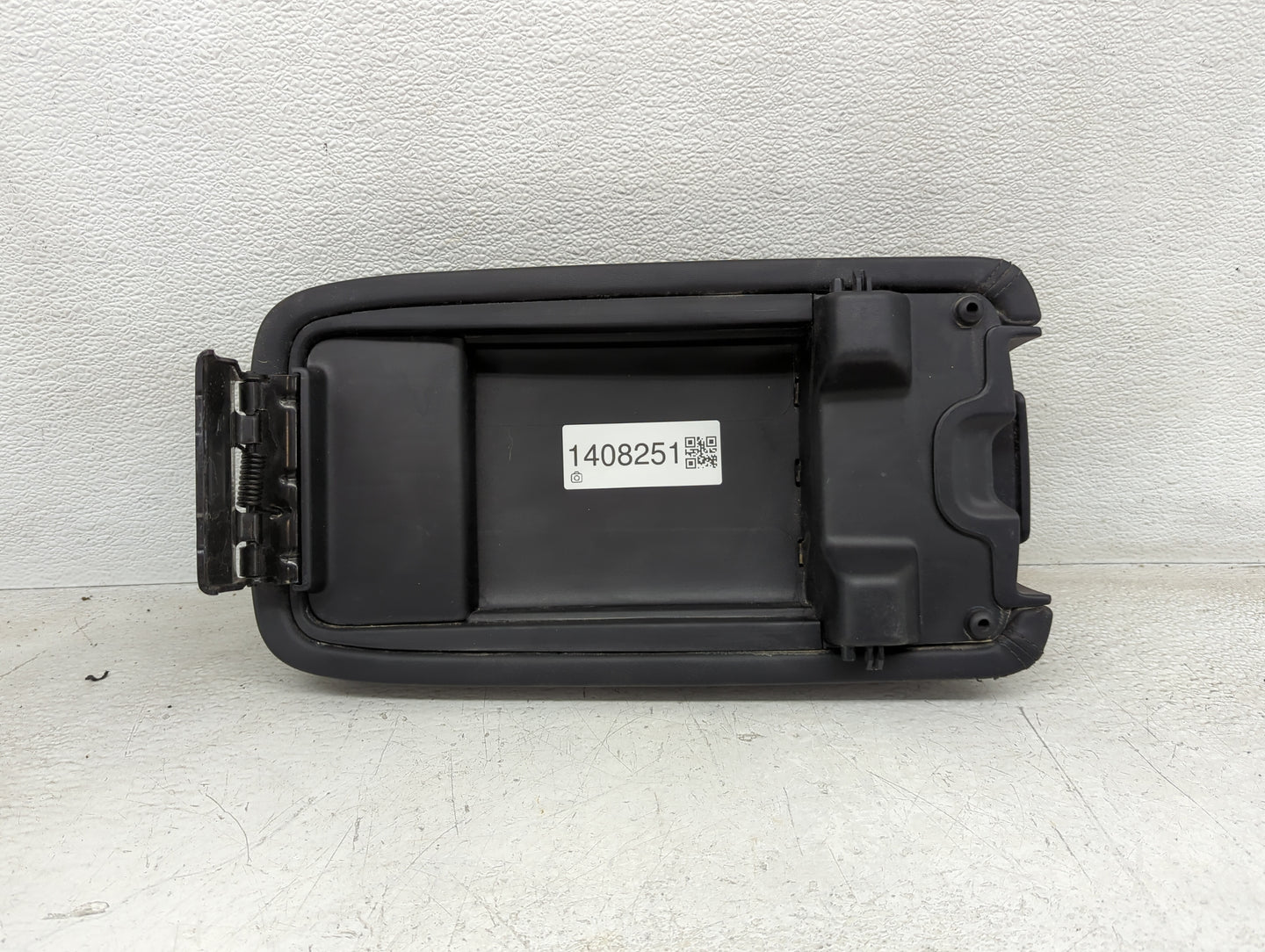 2017 Dodge Charger Center Console Armrest Cover Lid Fits OEM Used Auto Parts - Oemusedautoparts1.com