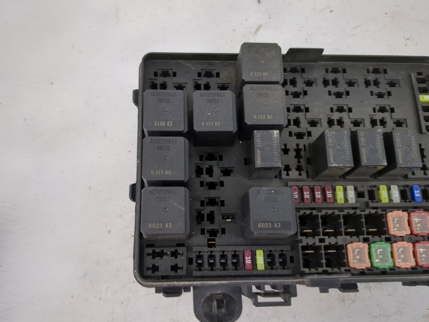 2017 Dodge Charger Fusebox Fuse Box Panel Relay Module P/N:P68304827AD AWH1077DC498 Fits OEM Used Auto Parts - Oemusedautopa