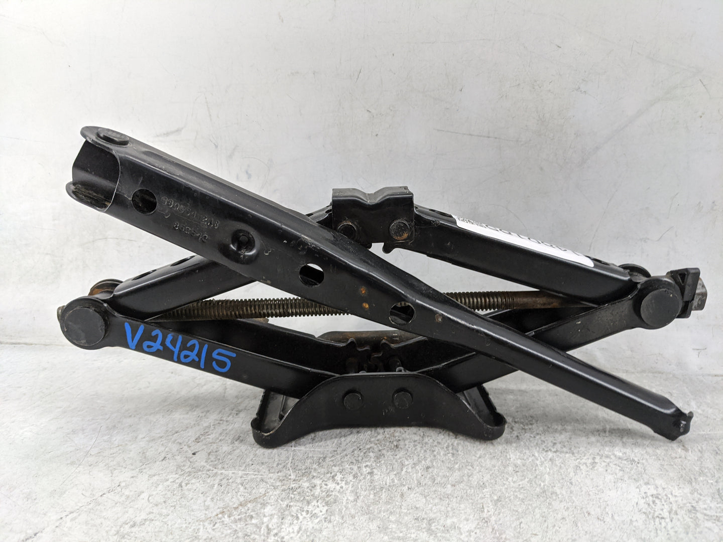 2017 Dodge Charger Spare Scissor Car Jack Black - Oemusedautoparts1.com