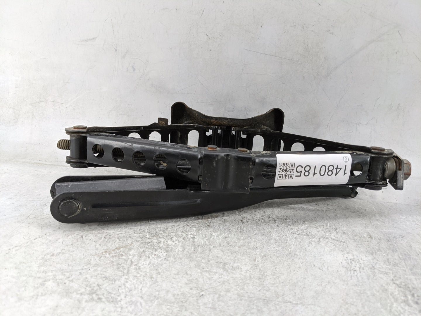 2017 Dodge Charger Spare Scissor Car Jack Black - Oemusedautoparts1.com