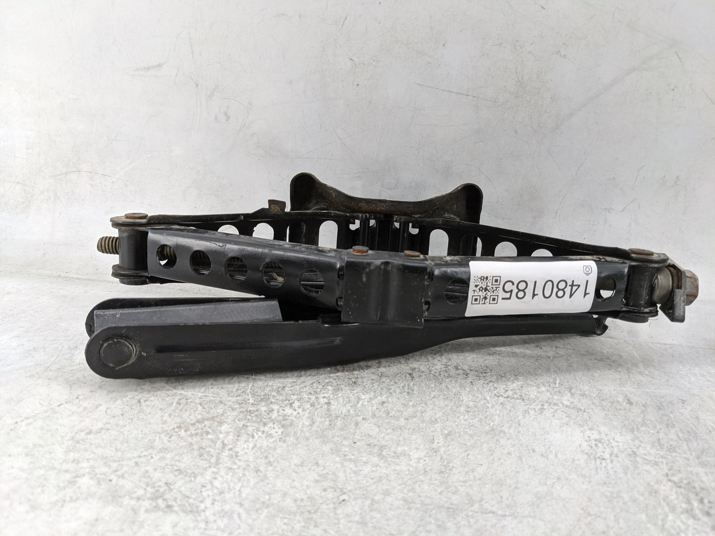 2017 Dodge Charger Spare Scissor Car Jack Black - Oemusedautoparts1.com