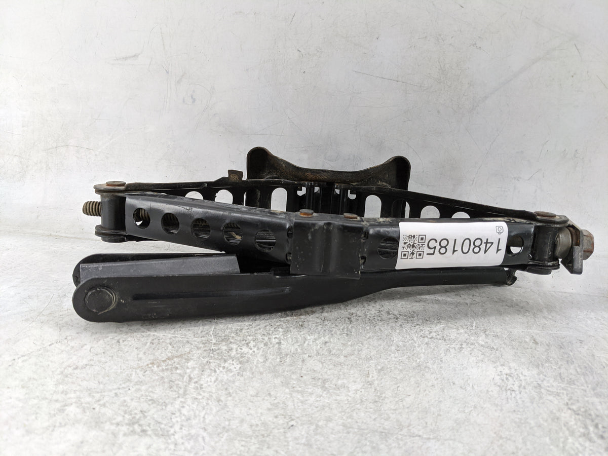 2017 Dodge Charger Spare Scissor Car Jack Black - Oemusedautoparts1.com