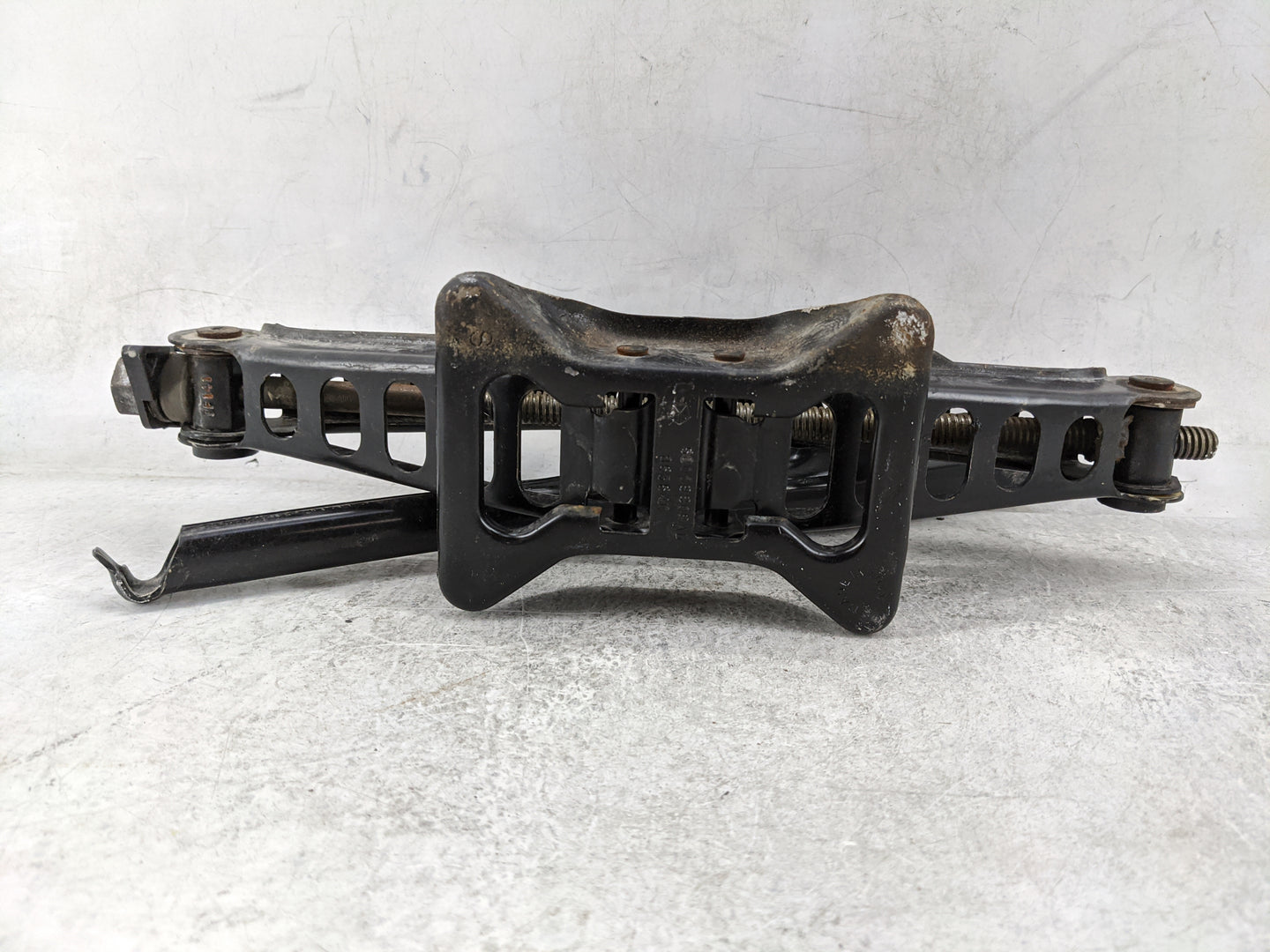 2017 Dodge Charger Spare Scissor Car Jack Black - Oemusedautoparts1.com