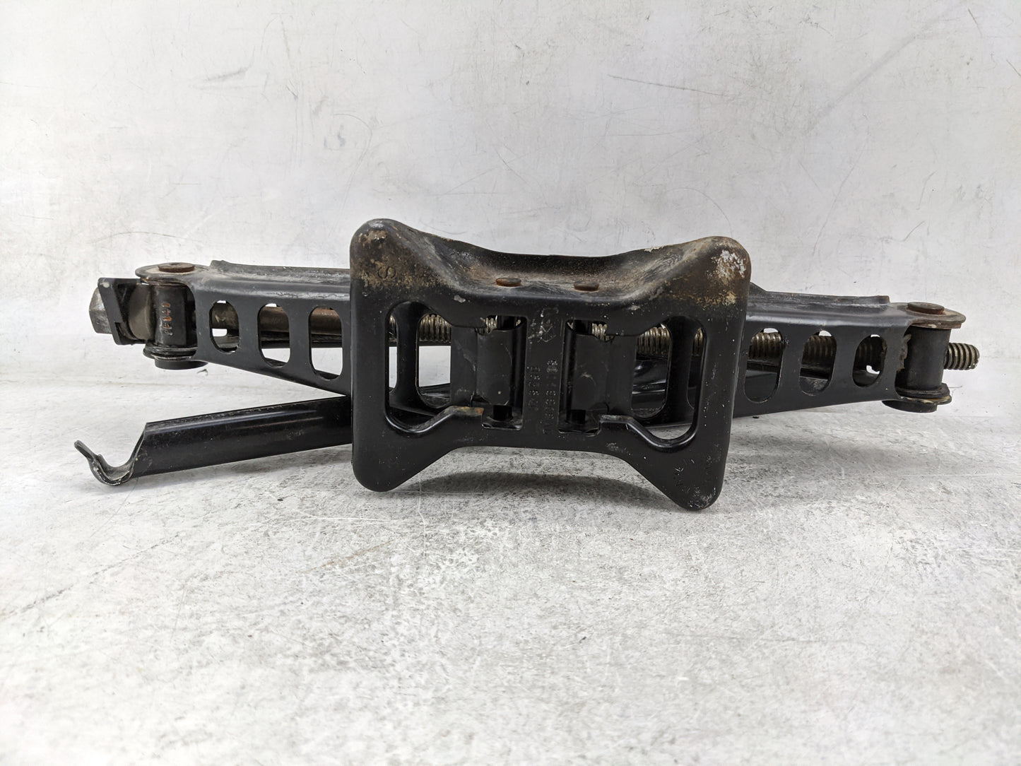 2017 Dodge Charger Spare Scissor Car Jack Black - Oemusedautoparts1.com