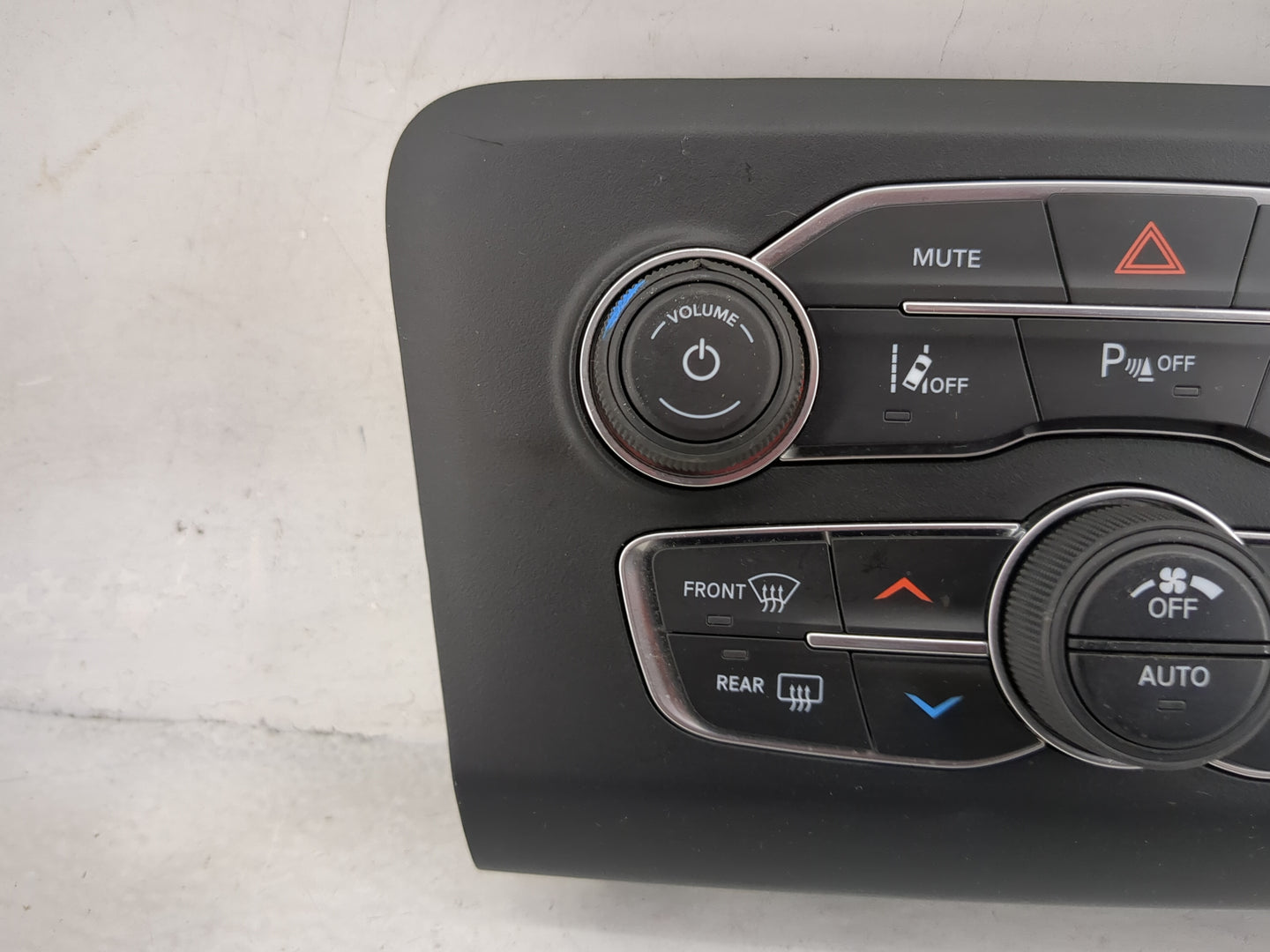 2017 Dodge Charger Climate Control Module Temperature AC/Heater Replacement P/N:P68293616AC Fits OEM Used Auto Parts - Oemus