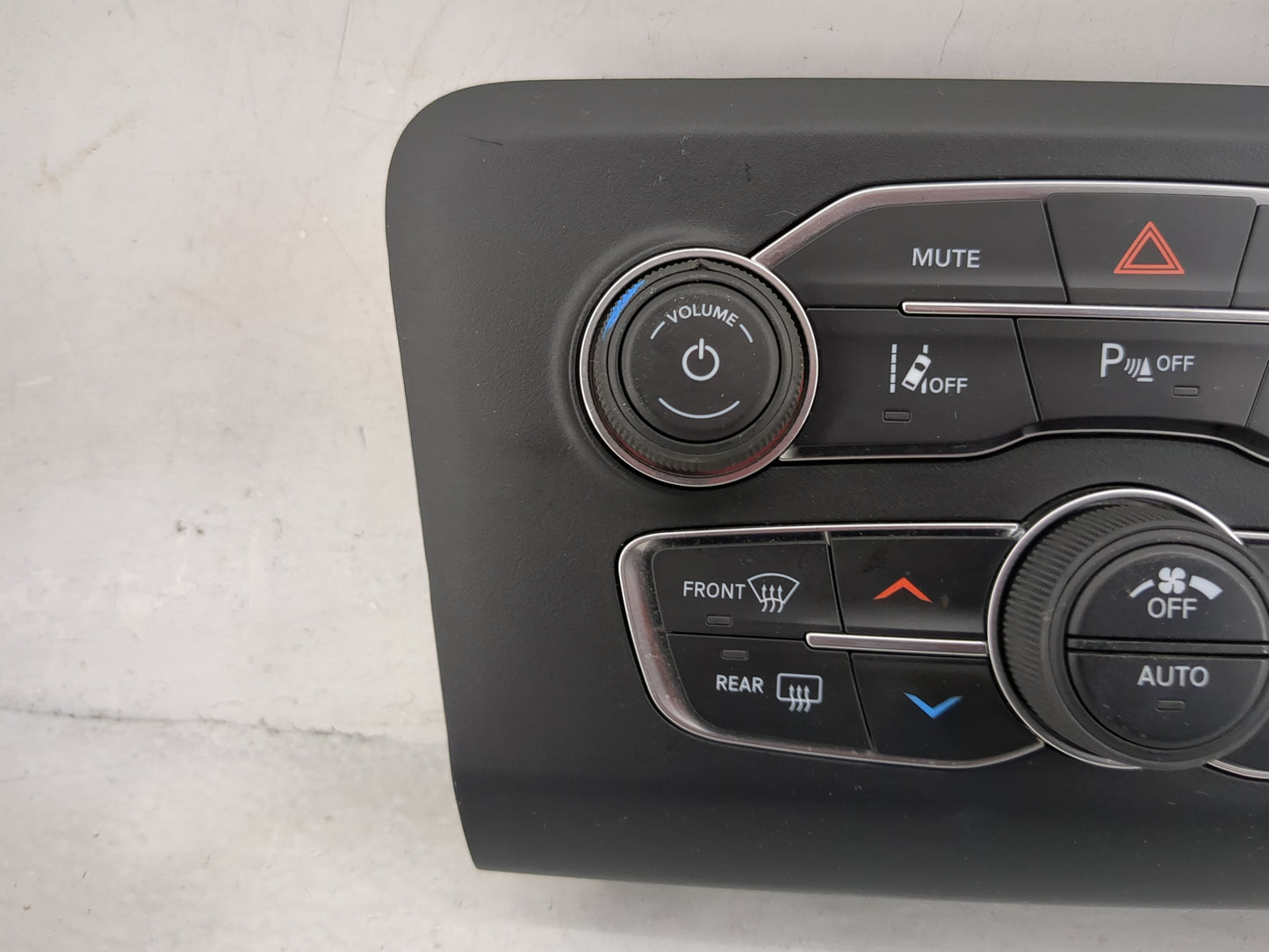 2017 Dodge Charger Climate Control Module Temperature AC/Heater Replacement P/N:P68293616AC Fits OEM Used Auto Parts - Oemus