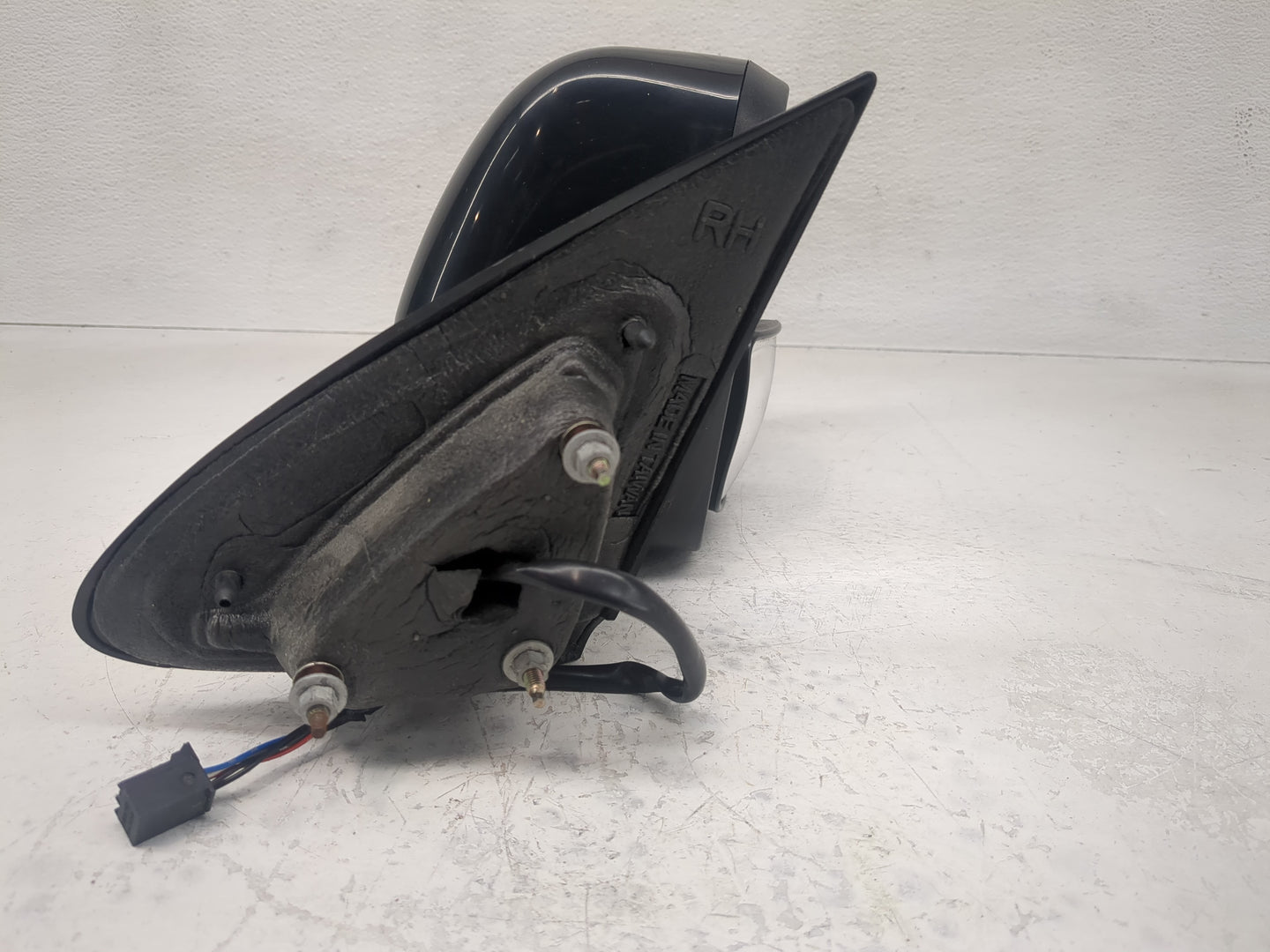 2011-2022 Dodge Durango Side Mirror Replacement Passenger Right View Door Mirror Fits OEM Used Auto Parts - Oemusedautoparts