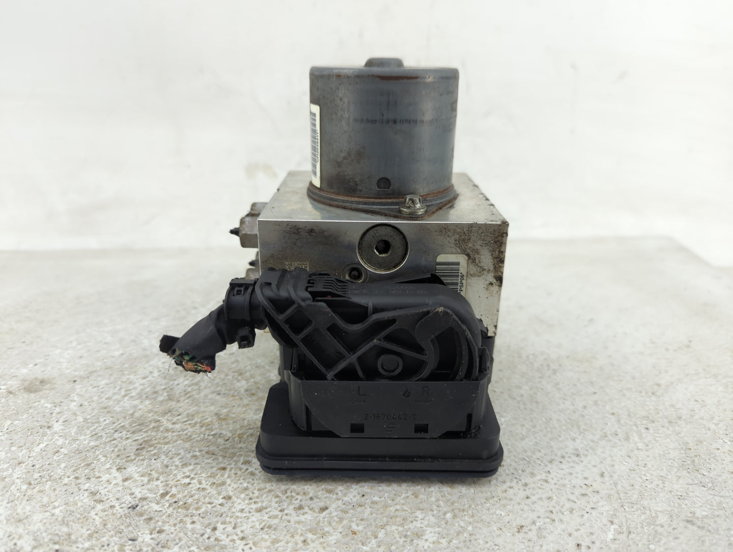 2017 Dodge Durango ABS Pump Control Module Replacement P/N:68306177AD Fits OEM Used Auto Parts - Oemusedautoparts1.com