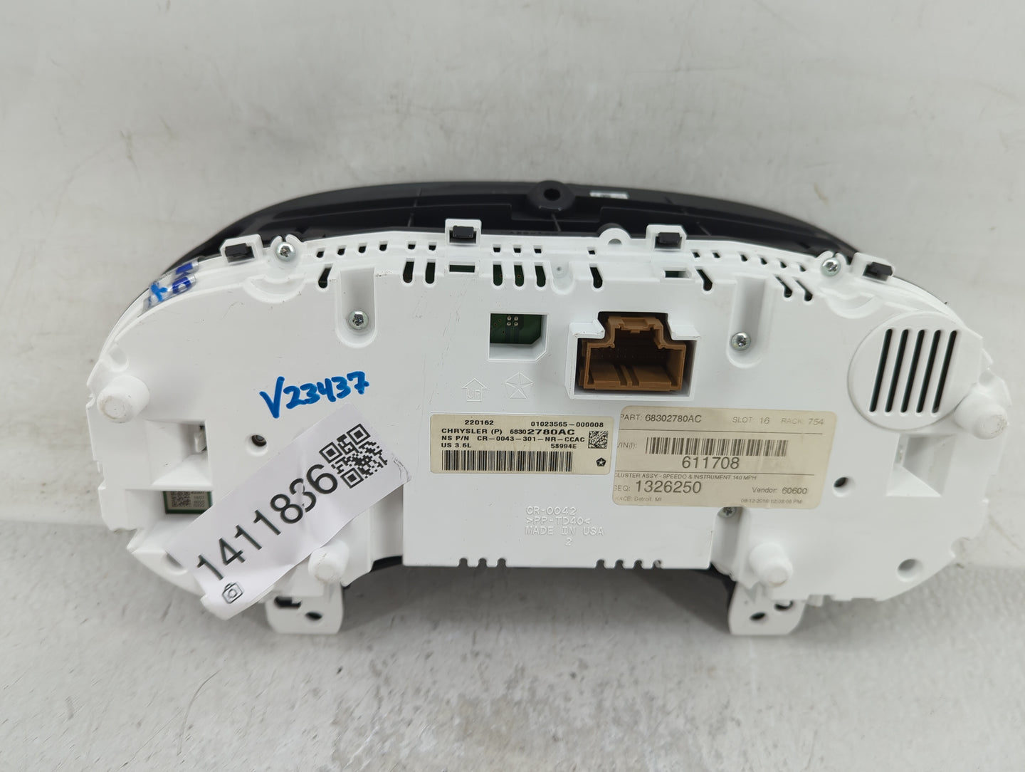 2017 Dodge Durango Instrument Cluster Speedometer Gauges P/N:68302780AC Fits OEM Used Auto Parts - Oemusedautoparts1.com