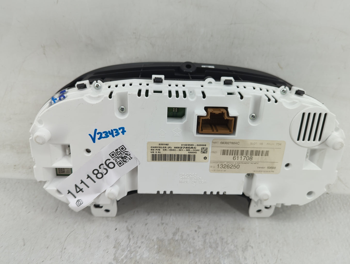 2017 Dodge Durango Instrument Cluster Speedometer Gauges P/N:68302780AC Fits OEM Used Auto Parts - Oemusedautoparts1.com
