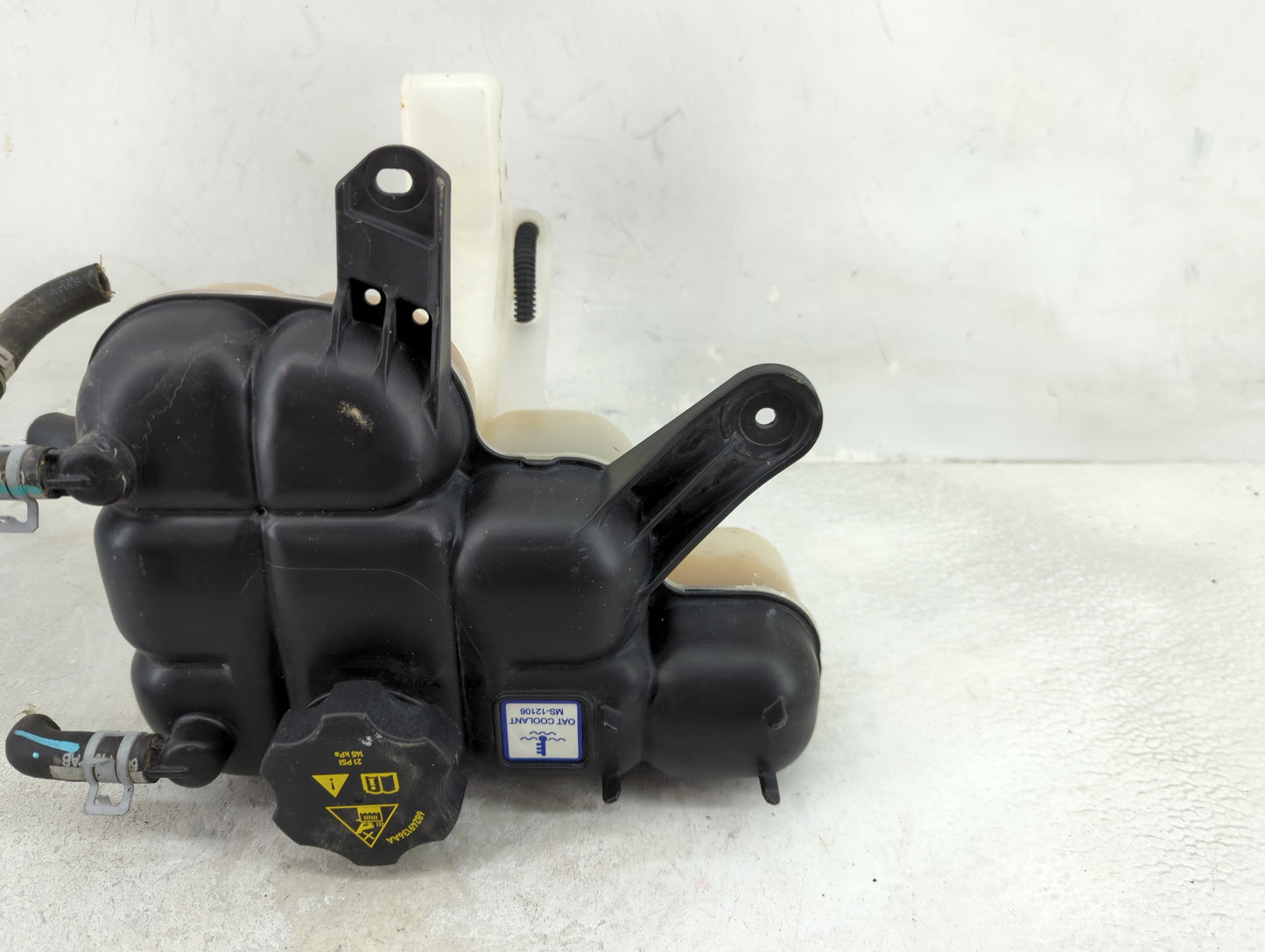 2016-2022 Dodge Durango Radiator Coolant Overflow Expansion Tank Bottle 1433205 - Oemusedautoparts1.com