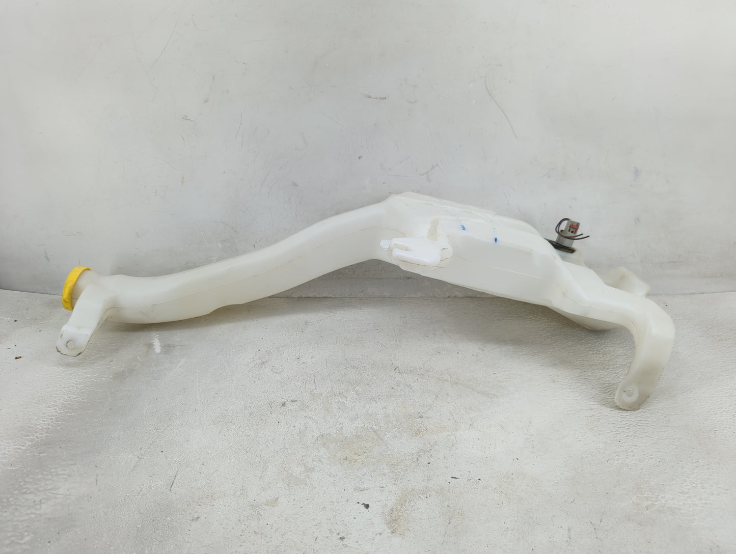 2011-2022 Dodge Durango Windshield Washer Fluid Reservoir Bottle Oem - Oemusedautoparts1.com