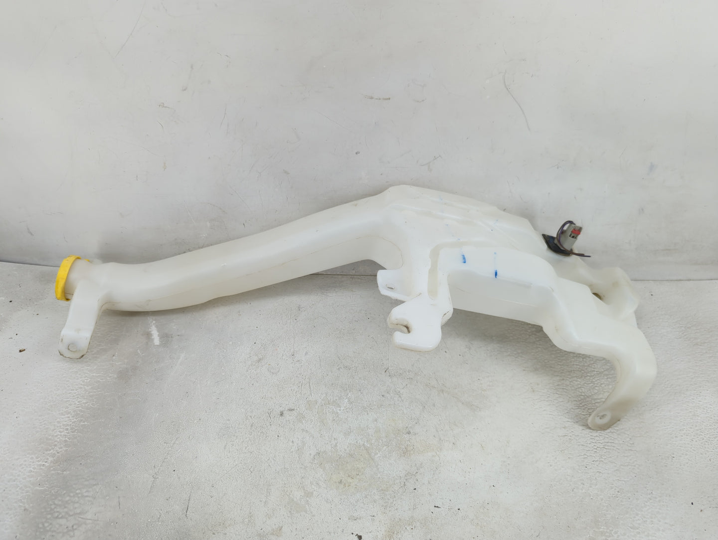 2011-2022 Dodge Durango Windshield Washer Fluid Reservoir Bottle Oem - Oemusedautoparts1.com