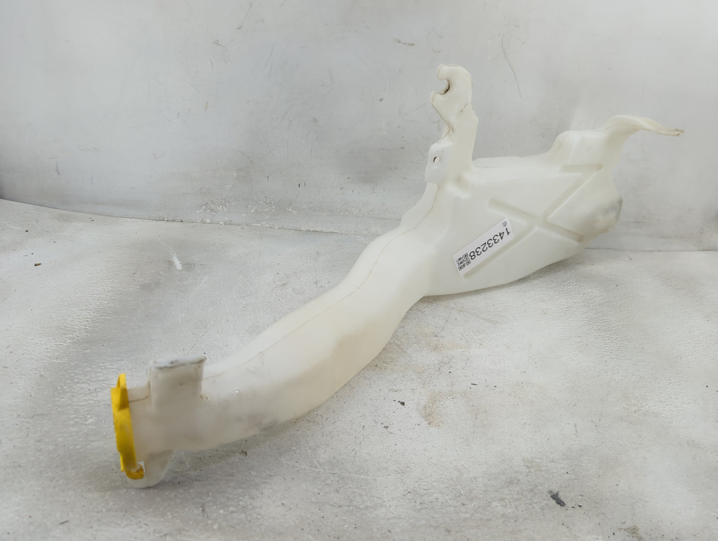 2011-2022 Dodge Durango Windshield Washer Fluid Reservoir Bottle Oem - Oemusedautoparts1.com