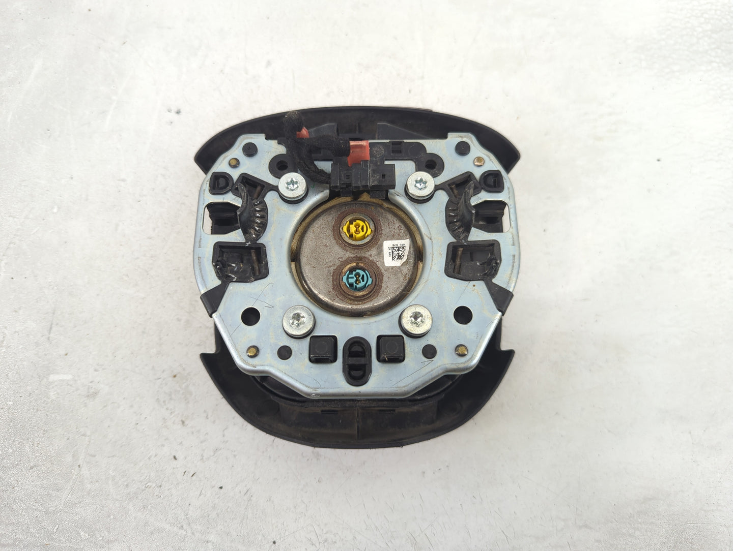 2017 Dodge Durango Air Bag Driver Left Steering Wheel Mounted P/N:P5ZD021X9AE Fits OEM Used Auto Parts - Oemusedautoparts1.c