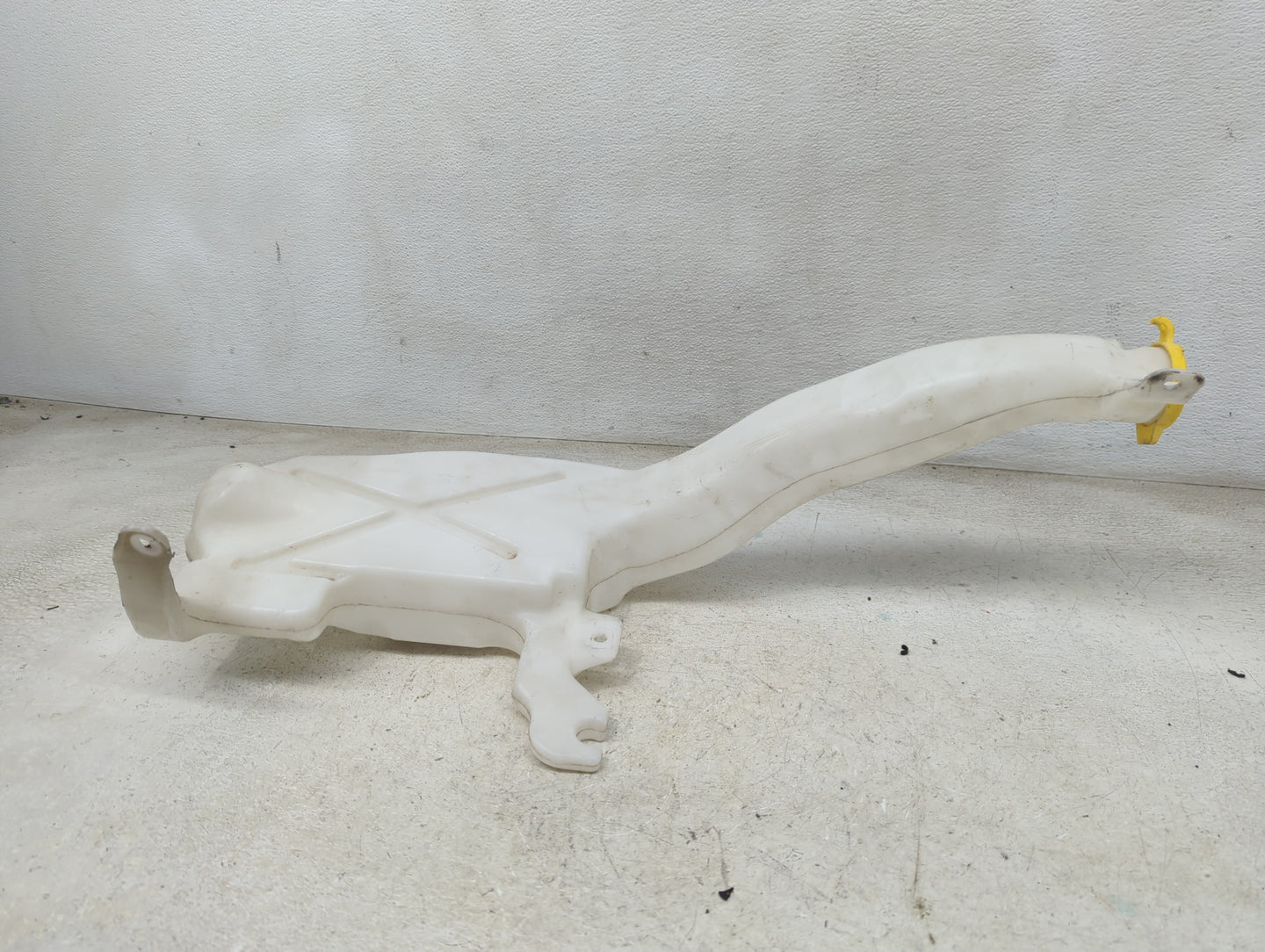 2011-2022 Dodge Durango Windshield Washer Fluid Reservoir Bottle Oem 1465890 - Oemusedautoparts1.com