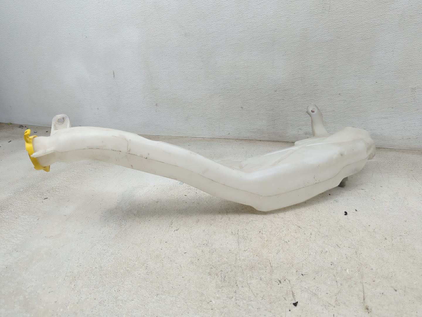 2011-2022 Dodge Durango Windshield Washer Fluid Reservoir Bottle Oem 1465890 - Oemusedautoparts1.com