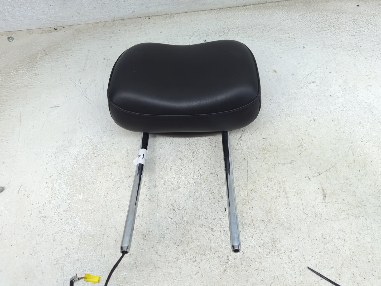 2017 Dodge Durango Headrest Head Rest Front Driver Passenger Seat Fits OEM Used Auto Parts - Oemusedautoparts1.com