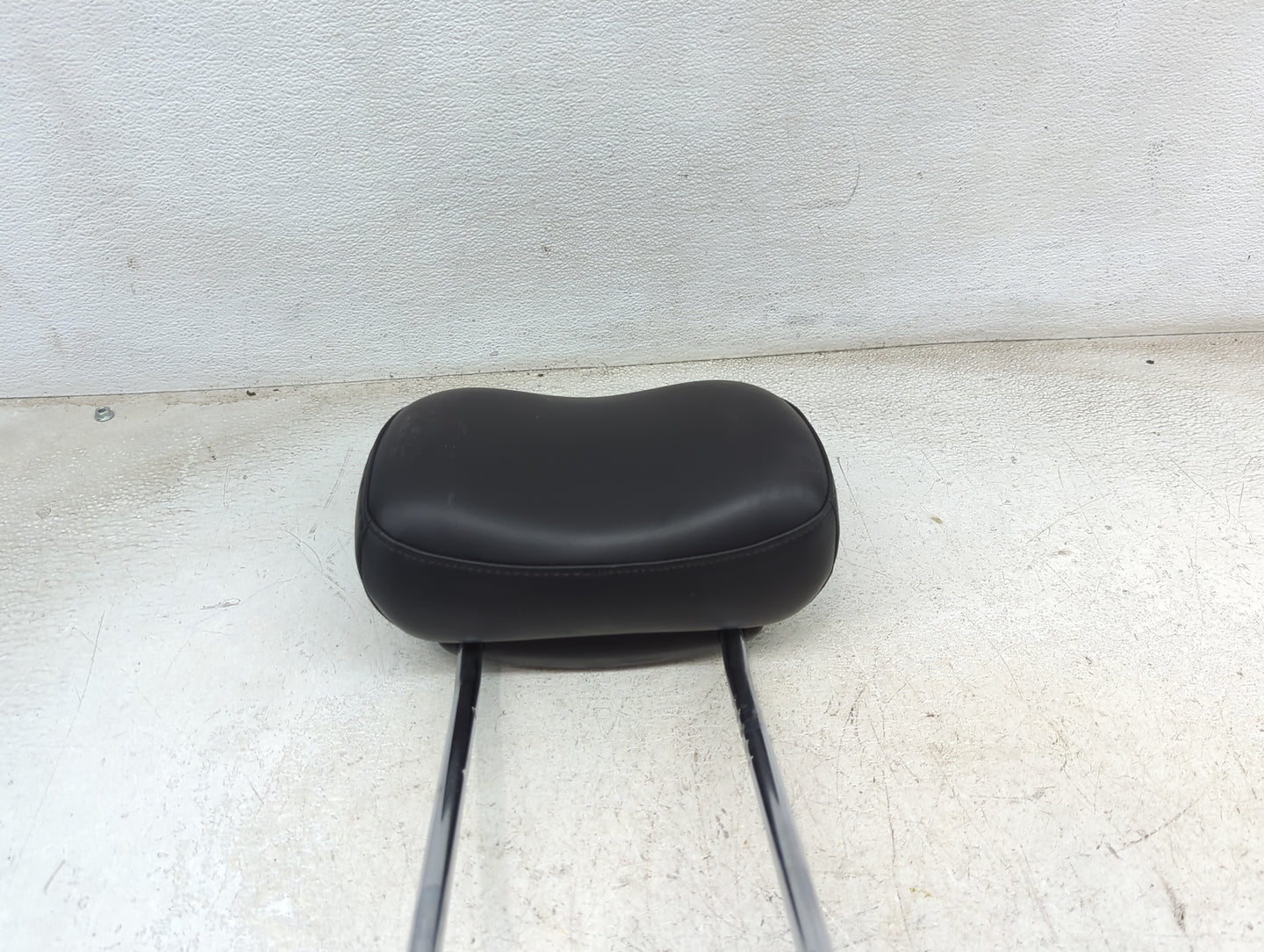 2017 Dodge Durango Headrest Head Rest Front Driver Seat Black - Oemusedautoparts1.com