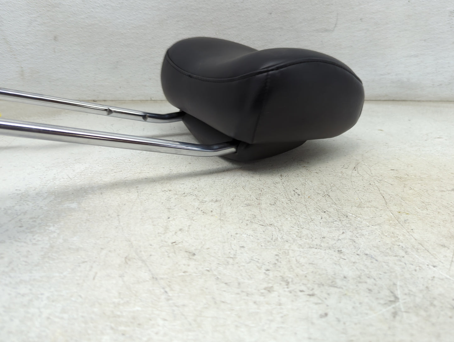 2017 Dodge Durango Headrest Head Rest Front Driver Seat Black - Oemusedautoparts1.com