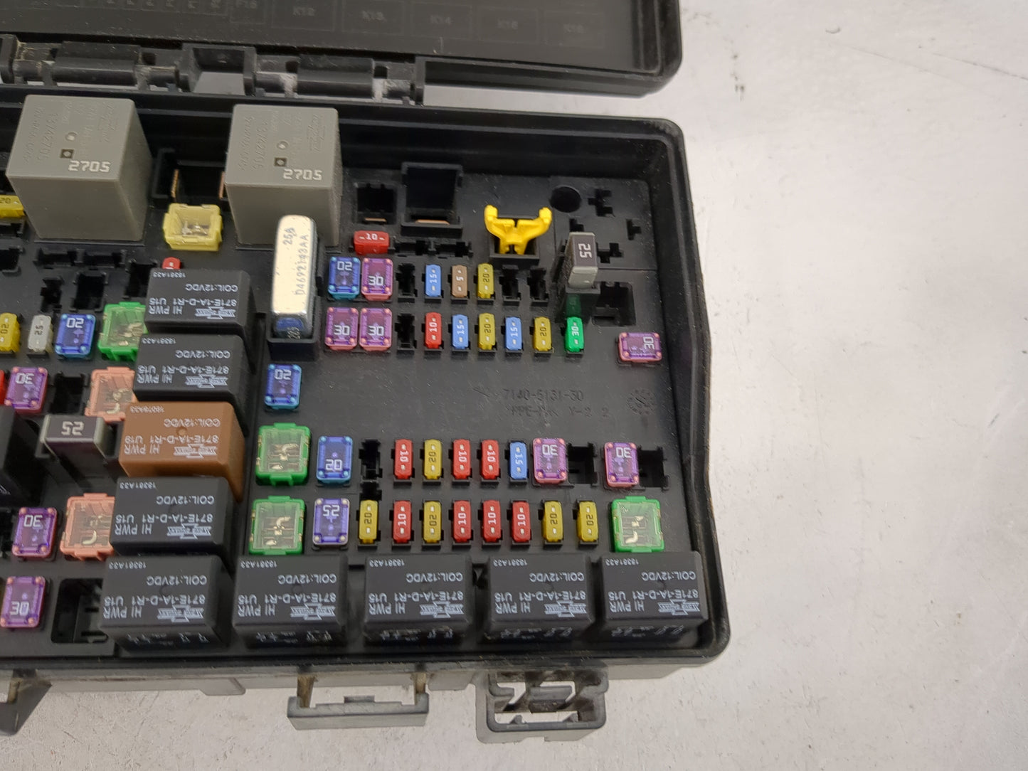 2017 Dodge Durango Fusebox Fuse Box Panel Relay Module P/N:7140-1980-30 04692190AA Fits OEM Used Auto Parts - Oemusedautopar