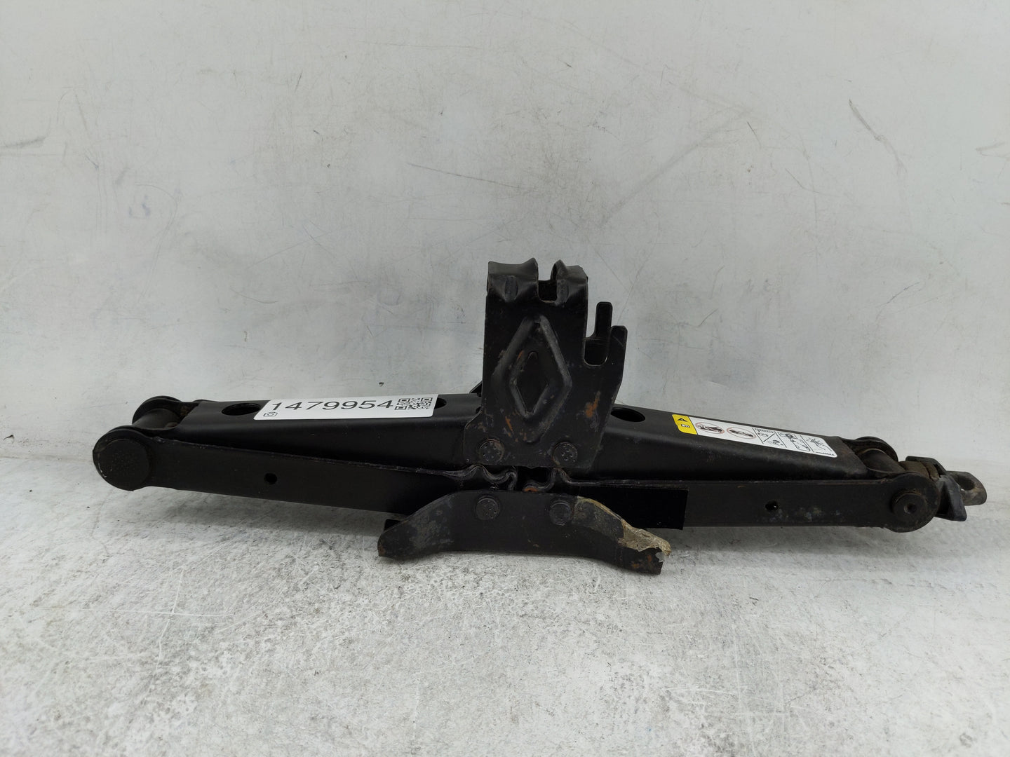 2017 Dodge Durango Spare Scissor Car Jack Black - Oemusedautoparts1.com
